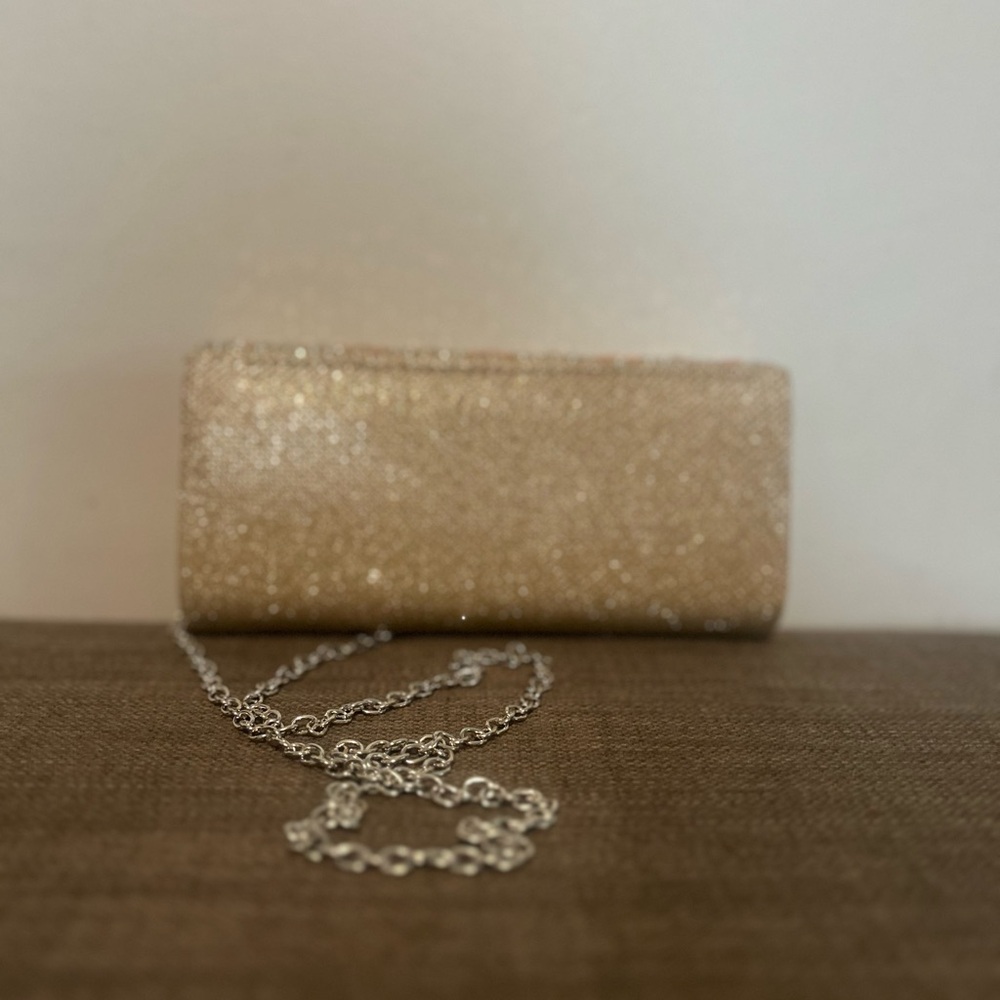 Elegant Gold Evening Clutch - Picture 4 of 8